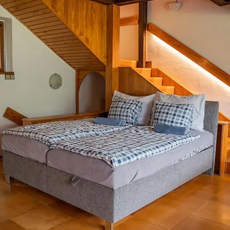 Holiday home Udoli Cerneho Capa